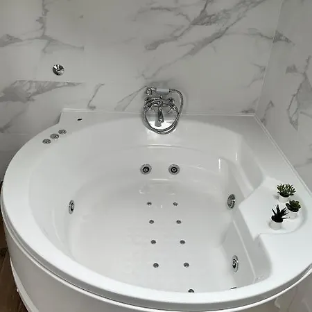 Seti Gorgeous With Jacuzzi Belgrade