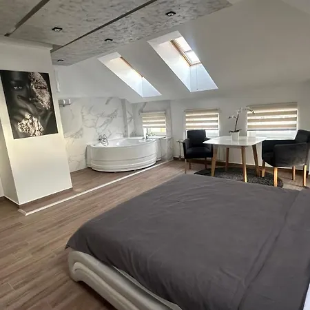 Apartment Seti Gorgeous With Jacuzzi *