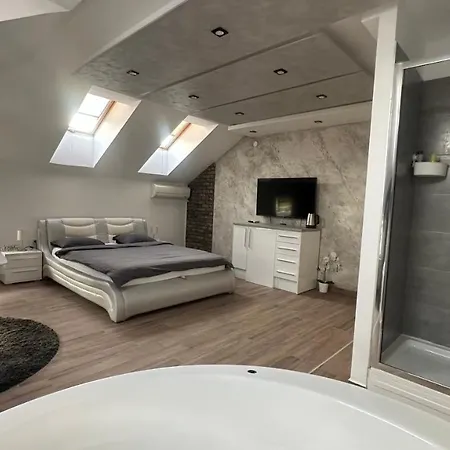 Seti Gorgeous With Jacuzzi Apartment *